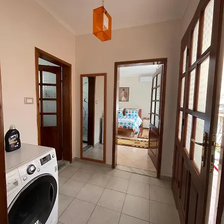 Guest House Tirana וילה