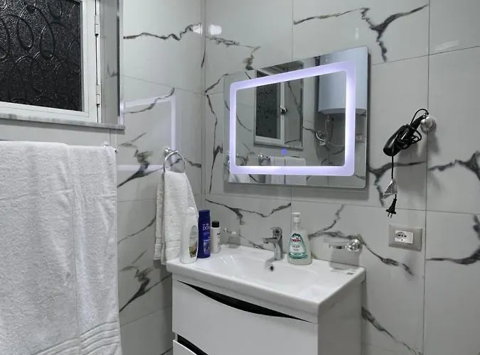 Guest House Tirana וילה